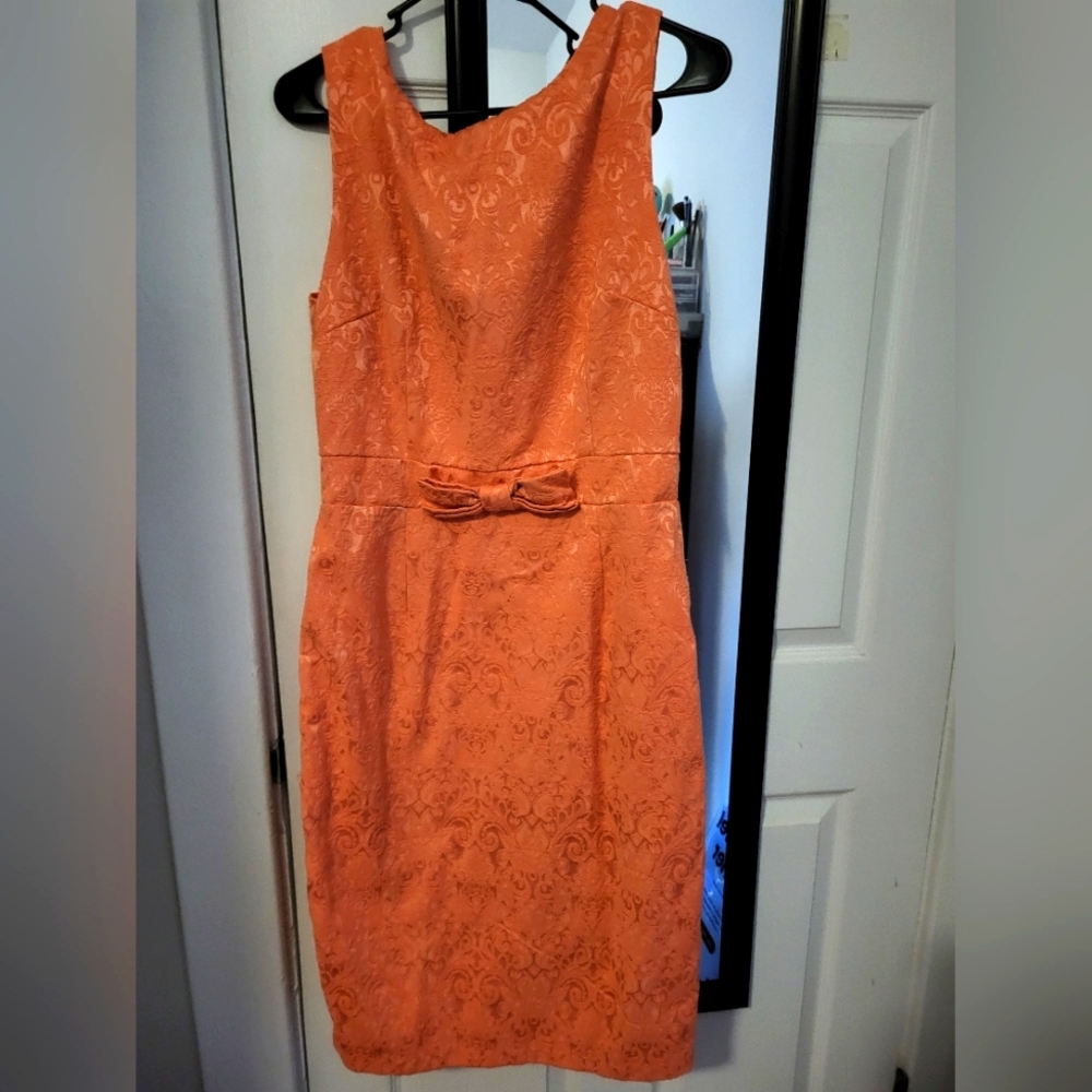 Peachy coral colored brocade sleeveless Lindy Bop dress size 12